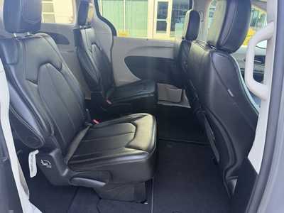 2024 Chrysler Pacifica, $42090. Photo 9