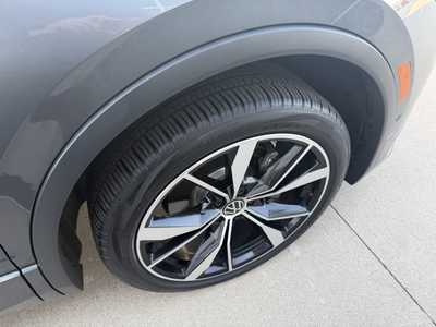 2022 Volkswagen Tiguan, $30775. Photo 10