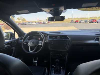 2022 Volkswagen Tiguan, $30775. Photo 11