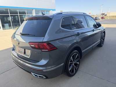 2022 Volkswagen Tiguan, $30775. Photo 7