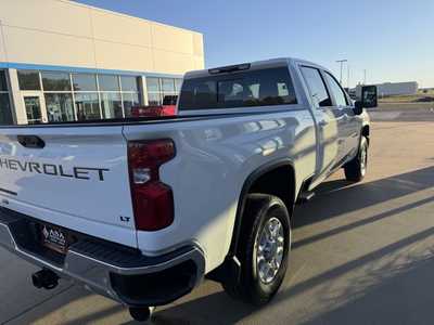 2026 Chevrolet 3500 Crew Cab, $78155. Photo 5