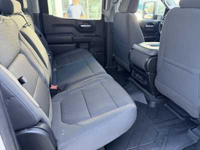 2020 Chevrolet 1500 Crew Cab, $24925. Photo 12