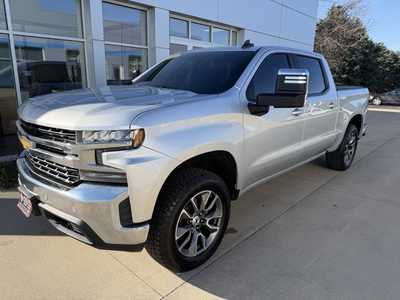 2020 Chevrolet 1500 Crew Cab, $24925. Photo 2