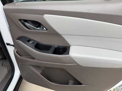 2021 Chevrolet Traverse, $24997. Photo 12