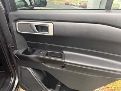 2020 Ford Explorer, $24222. Photo 9