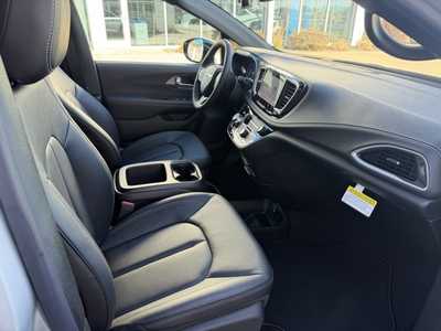 2026 Chrysler Pacifica, $44140. Photo 8