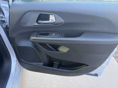 2026 Chrysler Pacifica, $44140. Photo 9