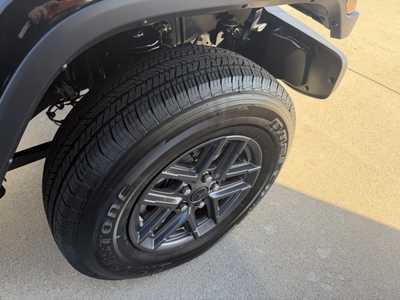 2026 Jeep Gladiator, $49305. Photo 7