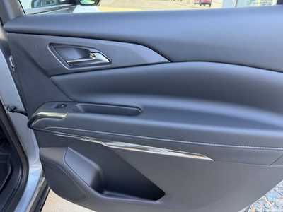 2026 Chevrolet Traverse, $47345. Photo 11