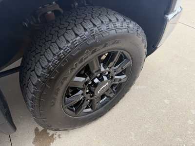 2024 Chevrolet 2500 Crew Cab, $65999. Photo 11