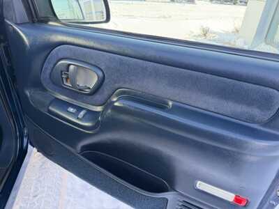 1995 Chevrolet 2500 Reg Cab, $12900. Photo 10