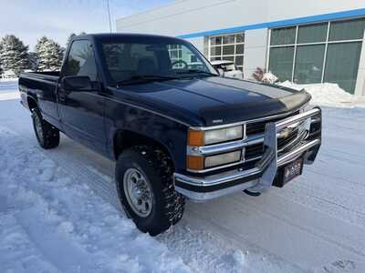 1995 Chevrolet 2500 Reg Cab, $12900. Photo 4