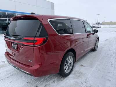 2026 Chrysler Pacifica, $46910. Photo 5