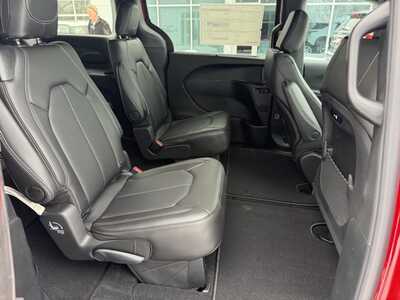 2026 Chrysler Pacifica, $46910. Photo 9
