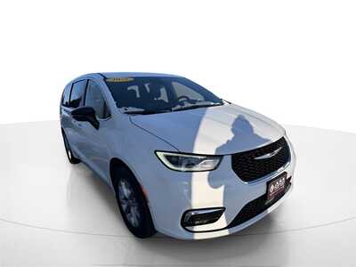 2026 Chrysler Pacifica, $46640. Photo 3