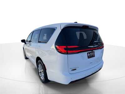 2026 Chrysler Pacifica, $46640. Photo 6