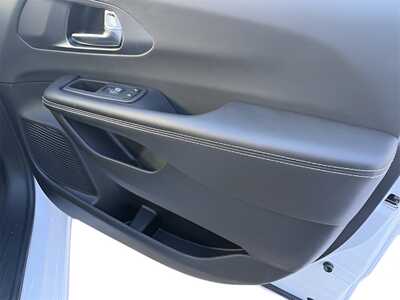 2026 Chrysler Pacifica, $46640. Photo 8