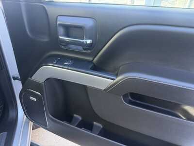 2018 Chevrolet 1500 Crew Cab, $25750. Photo 8