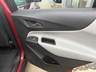 2018 Chevrolet Equinox, $12719. Photo 9