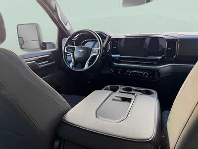 2025 Chevrolet 2500 Crew Cab, $58470. Photo 11
