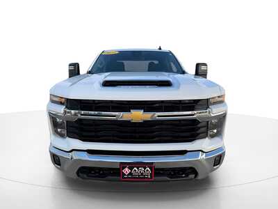 2025 Chevrolet 2500 Crew Cab, $58470. Photo 2