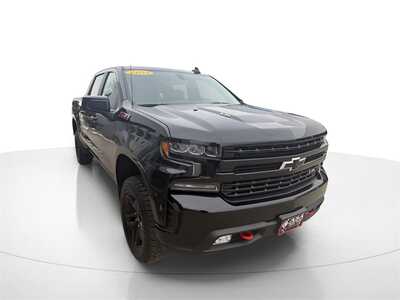 2022 Chevrolet 1500 Crew Cab, $34385. Photo 3