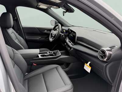 2026 Chevrolet Equinox, $35144. Photo 10