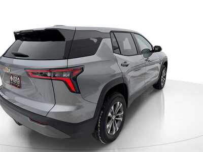 2026 Chevrolet Equinox, $35144. Photo 4