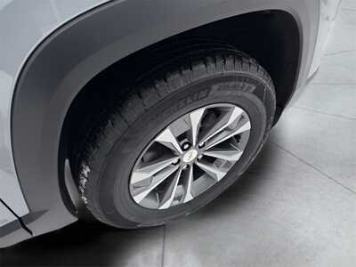 2026 Chevrolet Equinox, $35144. Photo 8