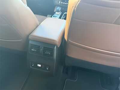 2025 Mitsubishi Outlander, $33959. Photo 12
