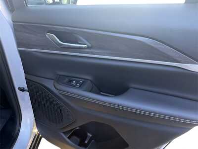 2024 Jeep Grand Cherokee, $34427. Photo 12