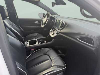 2025 Chrysler Pacifica, $36777. Photo 10