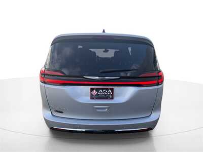 2023 Chrysler Pacifica, $26435. Photo 5