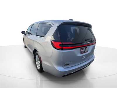 2023 Chrysler Pacifica, $26435. Photo 6