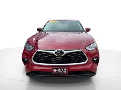 2020 Toyota Highlander, $25773. Photo 2