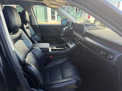 2025 Lincoln Aviator, $64555. Photo 9