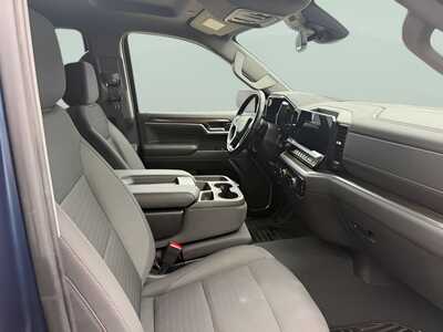 2022 Chevrolet 1500 Crew Cab, $33999. Photo 9