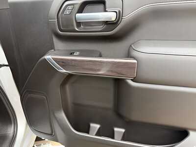 2022 Chevrolet 2500 Crew Cab, $62999. Photo 12