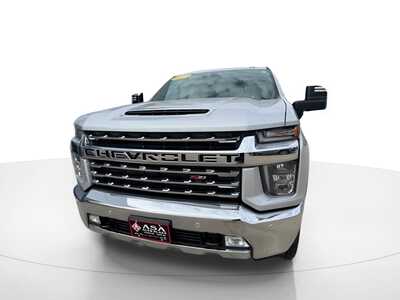 2022 Chevrolet 2500 Crew Cab, $62999. Photo 2