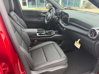 2026 Chevrolet Equinox, $36885. Photo 8