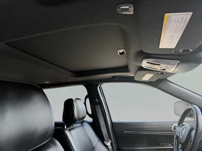 2019 Jeep Grand Cherokee, $20629. Photo 9