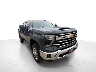 2026 Chevrolet 3500 Crew Cab, $84440. Photo 3