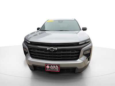 2026 Chevrolet Traverse, $0. Photo 2