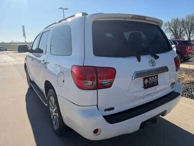 2017 Toyota Sequoia, $0. Photo 5