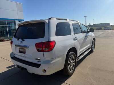 2017 Toyota Sequoia, $0. Photo 7