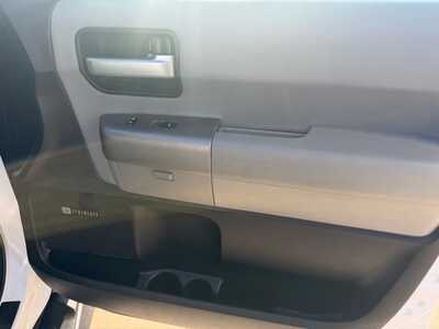 2017 Toyota Sequoia, $0. Photo 9