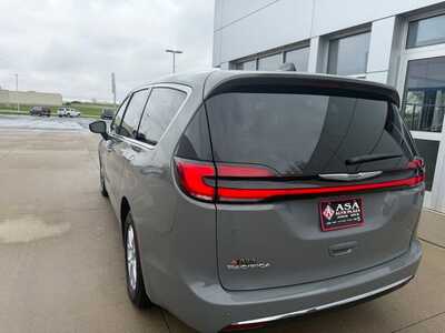 2023 Chrysler Pacifica, $0. Photo 5