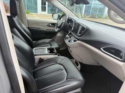 2023 Chrysler Pacifica, $0. Photo 8