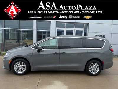2023 Chrysler Pacifica, $0. Photo 1
