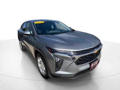 2026 Chevrolet Trax, $25280. Photo 3